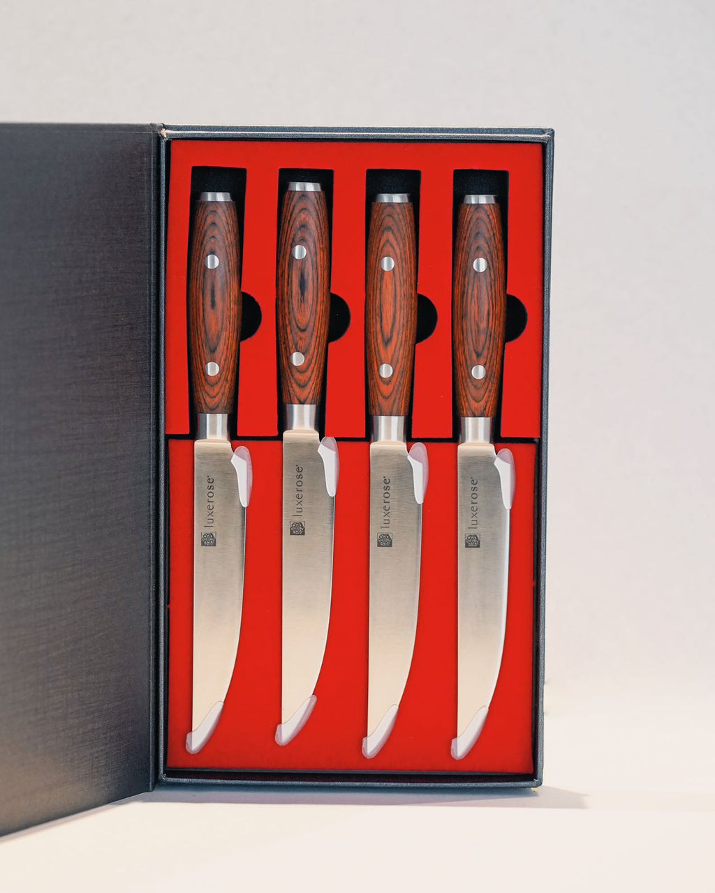 4 Steak knives